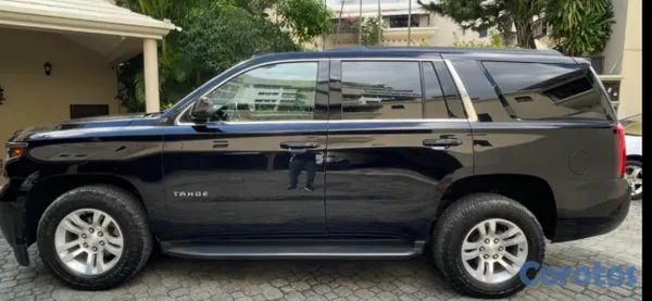 jeepetas y camionetas - Chevrolet Tahoe 2018, solo 65mil millas originales. RD$ 1,050,000 2