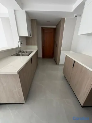 apartamentos - vendo avenida independencia piso 5 nuevo dos habitaciones dos baños dos parqueos 13