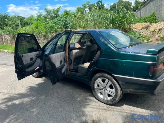 carros - Se vende carro peugeot 405 año1995 negociable 100 ml negociable con motor  5