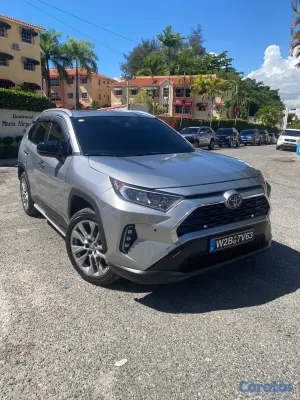 jeepetas y camionetas - TOYOTA RAV4 XLE 2021 4x2 AMERICANA RD$1,565,000 NEG. VEHÍCULO DE USO PERSONAL
 3