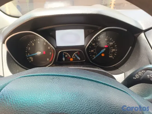 carros - FORD FOCUS 2016 SE - Fallo de transmisión/Sin bat 2