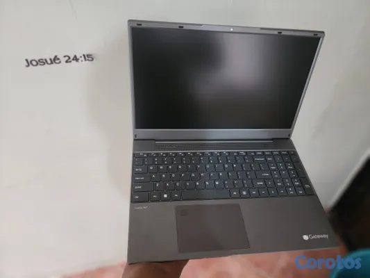 computadoras y laptops - Laptop Gateway AMD Ryzen 7 - ¡Potencia y Gráficos Vega 10! 4