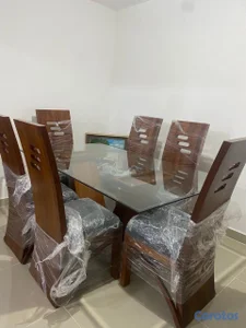 vendo comedor de 6 sillas en caoba