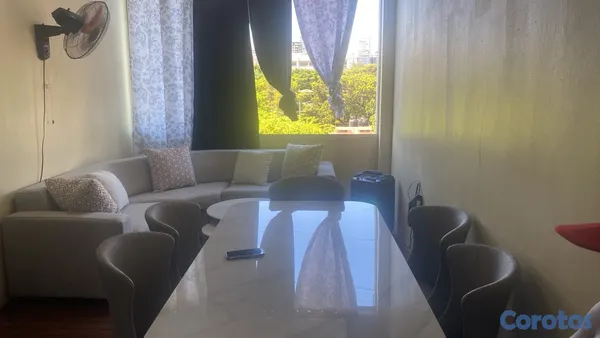 muebles y colchones - venta de comedor de 6 sillas y mueble tipo media luna 2