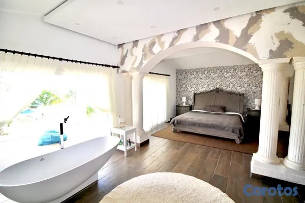 casas vacacionales y villas - 🌊 YOUR LUXURY BEACHFRONT PARADISE IN JUAN DOLIO! 🌴 Villa Rubén US$890K⁠
 5