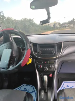 jeepetas y camionetas - Chevrolet trax LTD en perfecta condiciones  8