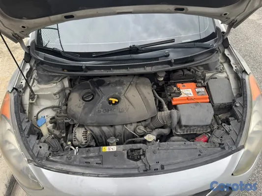 carros - Hyundai Elantra GT 2016 4