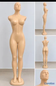 Maniquí mujer con rostro