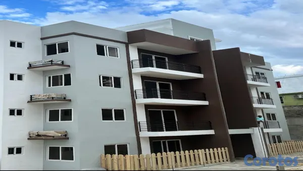 apartamentos - Vendo apartamento de 3 Habitaciones en Corales del Oeste 2