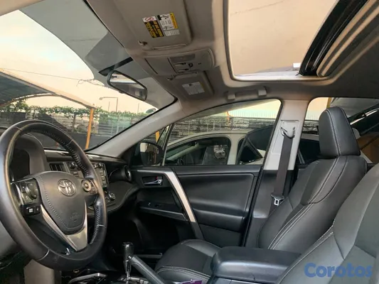 jeepetas y camionetas - TOYOTA RAV4 2016 XLE 6