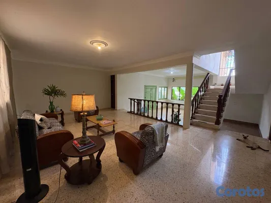 casas - Casa de 2 niveles en venta en Colina de Los Rios 12