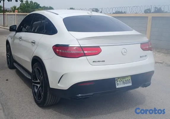jeepetas y camionetas - VENDO MERCEDES BENZ AMG 43 GLE  EXCELENTES CONDCIONES 6