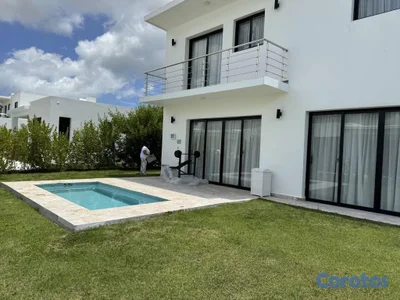 ¡Gran Oportunidad! CASA MODERNA con Jacuzzi, Vista Cana