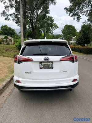 jeepetas y camionetas - Toyota rav4 2018 xle 4