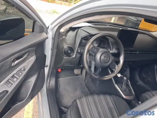 carros - Mazda 2 , 2021. Diesel 7