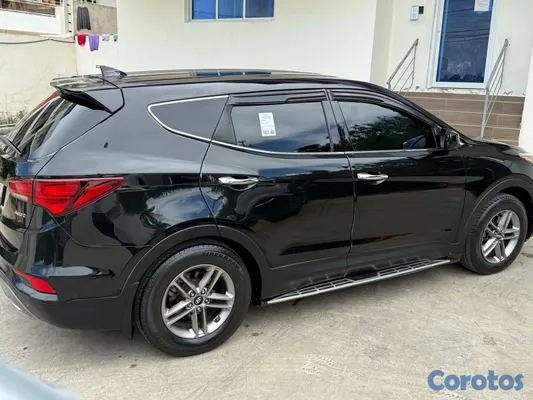 jeepetas y camionetas - Hyundai Santa Fe sport 2017 4