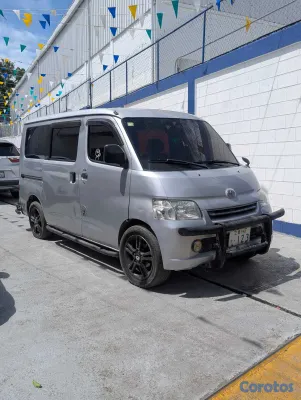 jeepetas y camionetas - TOYOTA LITE ACE 2013 5