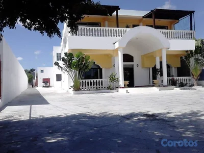 SE VENDE Primer Nivel LOCAL COMERCIAL Veron Frente