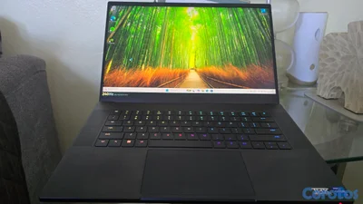 Razer blade Gamer Core i7 13th Gen Ram 32gb ddr5 Disco 1TB ssd Nvidea Rtx 4070 8