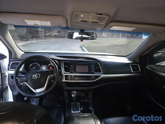jeepetas y camionetas - Toyota Highlander 2015 – 3 Filas, 4 Cilindros, Económica 6