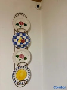 Porta platos decorativo de pared con diseño artesanal