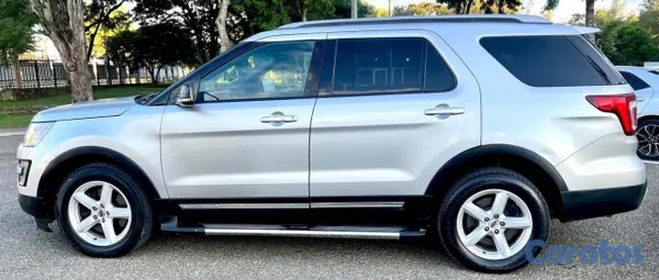 jeepetas y camionetas - vehículo en excelentes condiciones  7