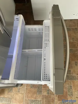 electrodomesticos - Nevera Samsung de 3 puertas con dispensador de agua 3