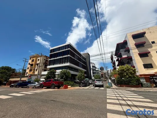 oficinas y locales comerciales - Mirasor Sur / Local Comercial - a   a 30 dólares metro donde está juan valdez  3