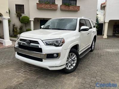 Vendo Toyota Runner.   