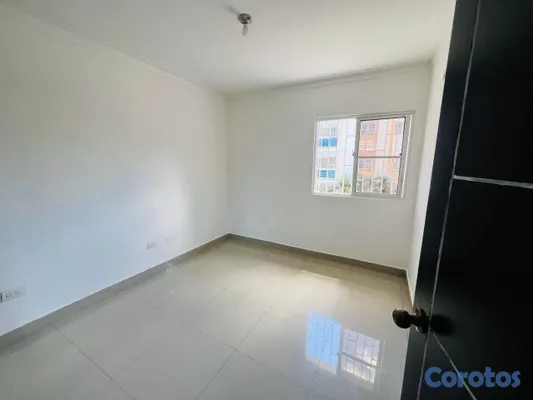 apartamentos - Rento Apartamento 2do Piso en la Autopista de San  8