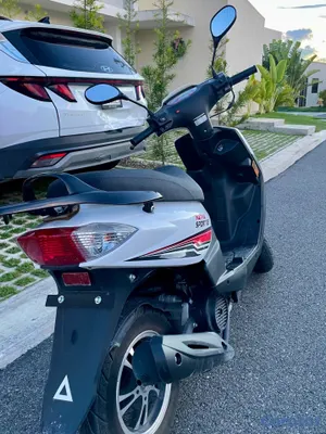motores y pasolas - Moto automática menos de un mes de uso  3