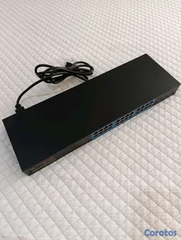 computadoras y laptops - Switch para redes con capacidad de 24 conecciones.