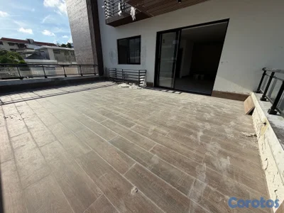 vendo renacimiento segunda con terraza tres habitaciones 2.5 baños dos parqueos 