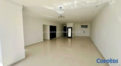 En La Esperilla apartamento en piso alto de 3 habi