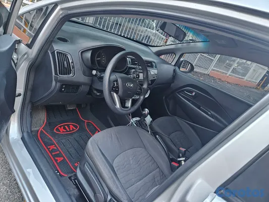 carros - kia rio 2017 doch 8