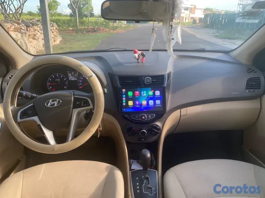carros - Hyundai Accent 2013 Automático | CarPlay + Cámara 7