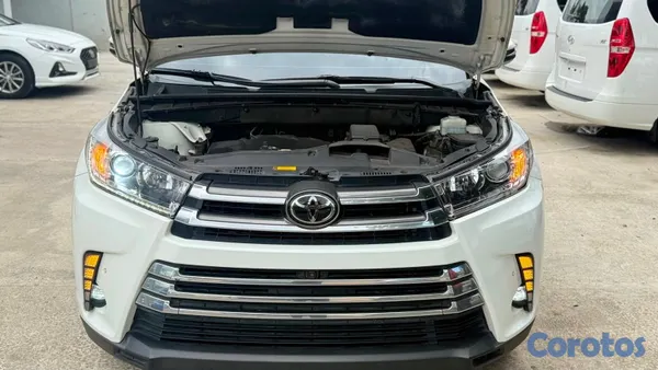 jeepetas y camionetas - 2019 Toyota Highlander Limited Platinum AWD 10