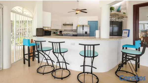 casas vacacionales y villas - Villa Privada con Piscina infinity y Terreno Extenso 8