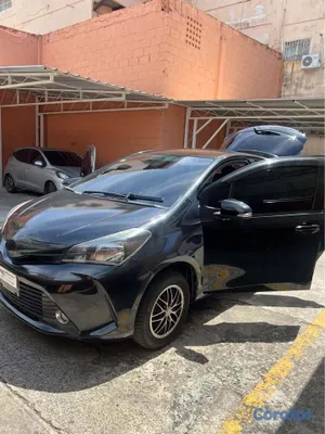 carros - VENDO TOYOTA VITZ 2016 4