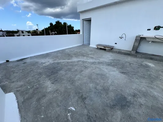 apartamentos - venta de casa de lujo con piscina y 4 habitaciones en la autopista de san isidro 9