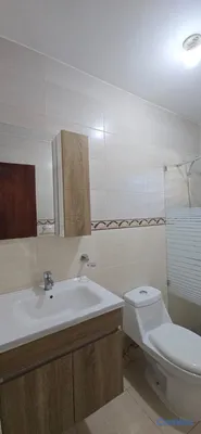 casas - 🏡 Casa de 3 Habitaciones con Patio y Jardín | Av. Los Beisbolistas | 2 Baños 16