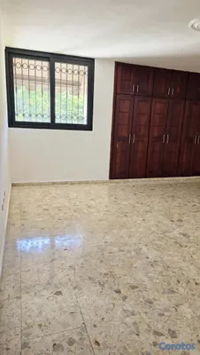 apartamentos - Av. Anacaona, Amplio apto. de 220mts con Línea blanca y excelente iluminación 8