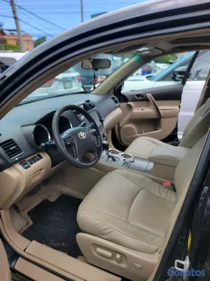 jeepetas y camionetas - TOYOTA HIGHLANDER  2010 4