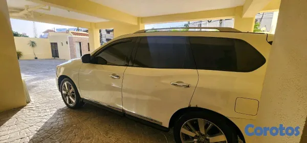 jeepetas y camionetas - Nissan patfinder platinum 2015 4