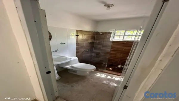 casas - San Isidro - Casa de 1 nivel con amplio patio y área verde 4