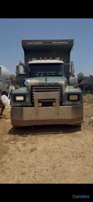 camiones y vehiculos pesados - Camión Volteo MACK “Cara de niño” 6