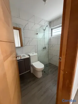 apartamentos - alquiló avenida independencia klm 9 piso 2 consta de dos habitaciones 2.5 baños 16
