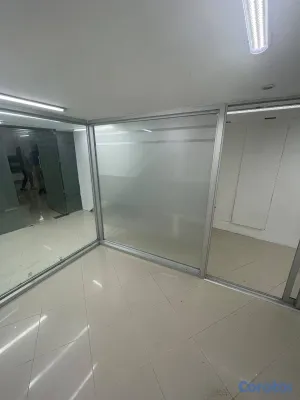 oficinas y locales comerciales - Alquilo Local  para oficina 25 mts 1er piso en arr 6