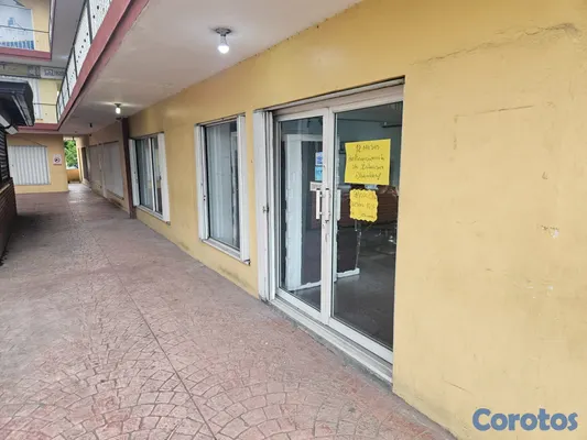 oficinas y locales comerciales - Se rentan dos locales comerciales en la Ave. Jacob 9