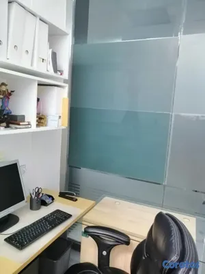 oficinas y locales comerciales - ALQUILO EN MALECON CENTER ESPACIO DE OFICINA  UN ESCRITORIO Y SILLA SECRETARIAL 5